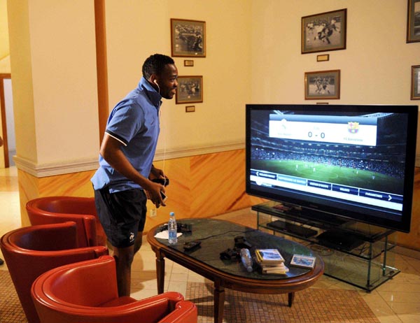 French players relax on the eve of Euro 2012