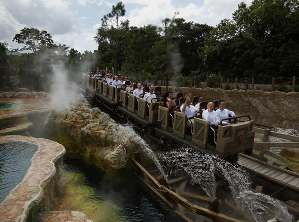 Grizzly Gulch opens at Hong Kong Disneyland