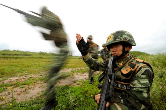 Border police hold exercise in Jilin