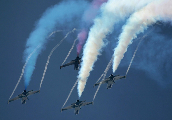 Russian air force marks 100th anniversary