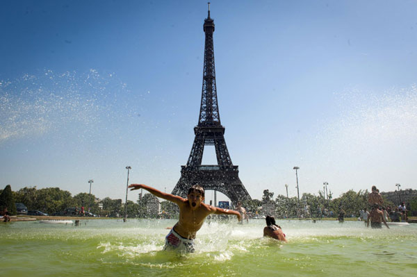 Heat wave hits France, Belgium