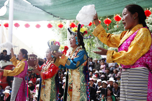 Tibetan operas staged during Shoton Festival