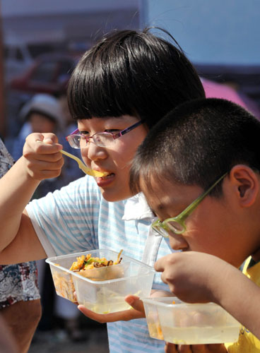 Huge bibimbap marks China-S Korea relations