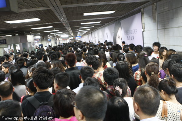 Beijing gridlocked before holiday week