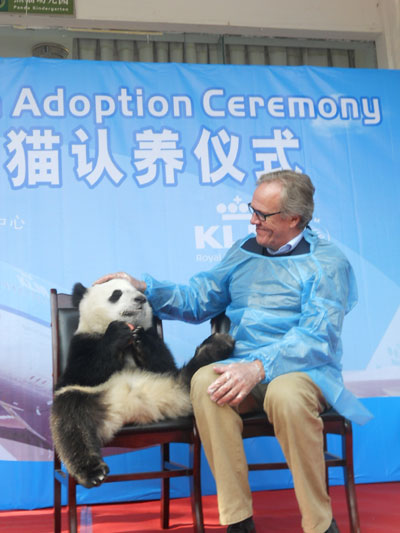 Dutch airline adopts a panda from China