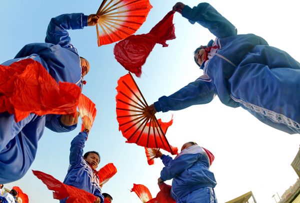 Traditional dance popular with young Chinese