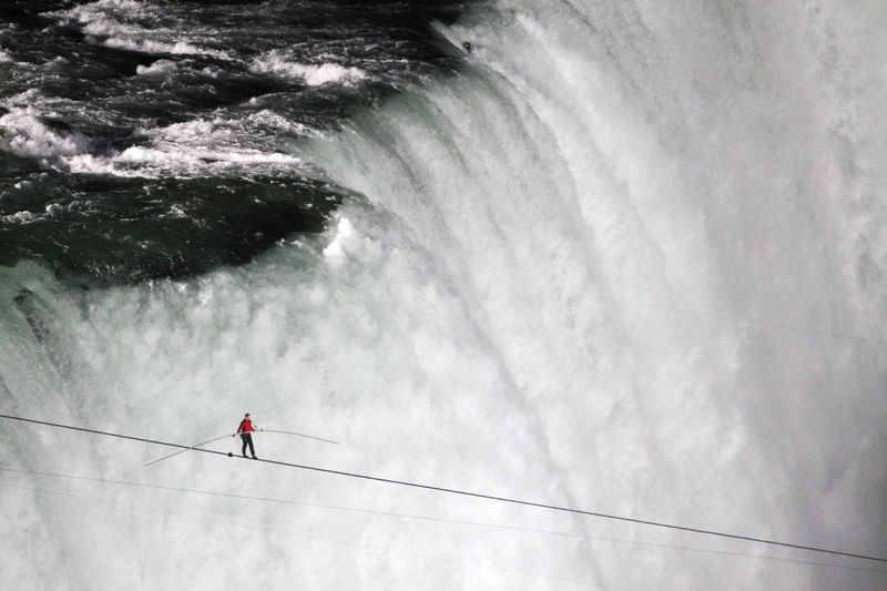 Reuters images of the year 2012- Stunts