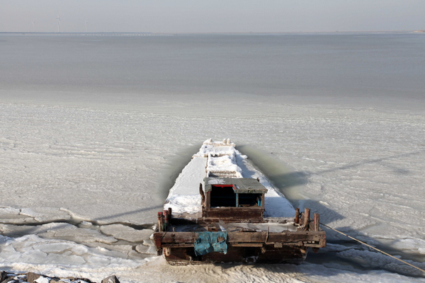 Sea freezes as mercury drops