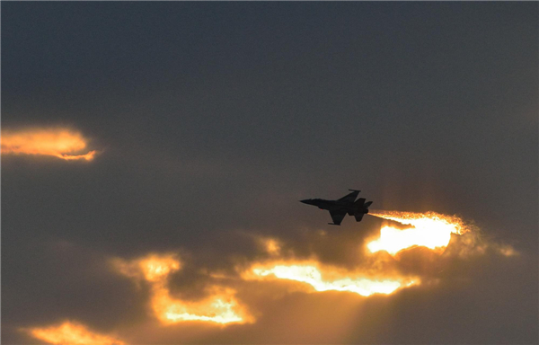 Air show at a graduation ceremony of Israeli pilots