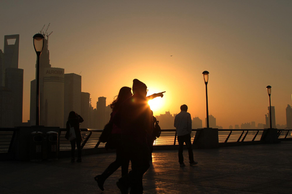 Enjoying sunrise on New Year's Day in China