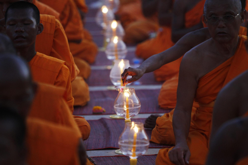Buddhist monks pray for new year in Thailand