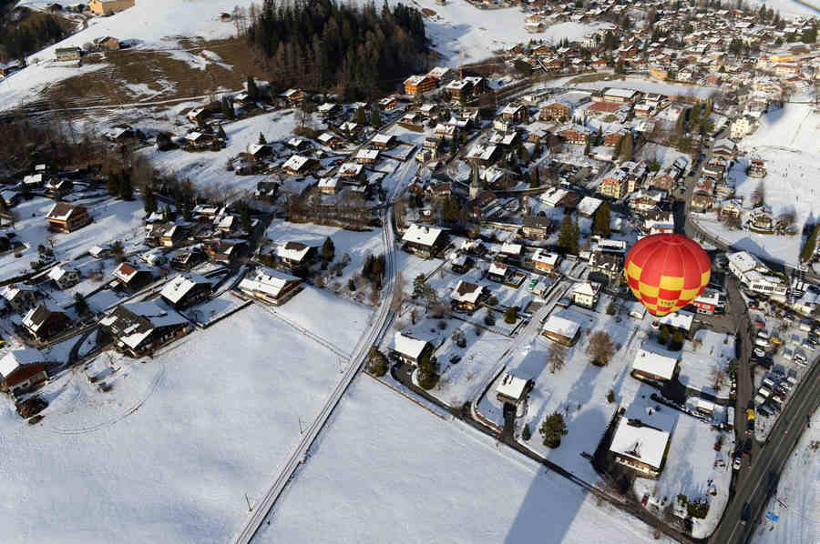 Int'l Balloon Festival kicks off in Switzerland