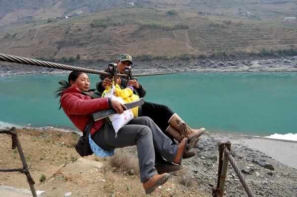 Zip-lines: transportation along Nujiang River