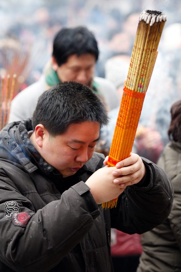 Pray for good fortune in Year of the Snake