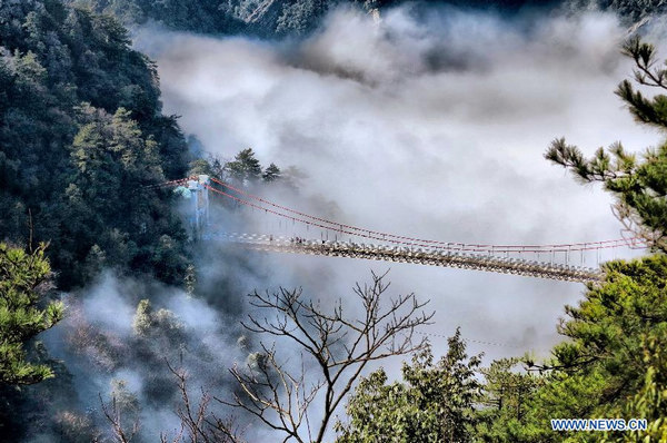 Fabulous scenery of Lushan Mountain in E. China