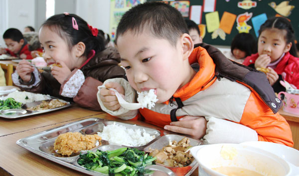 Clean plates as school cuts waste