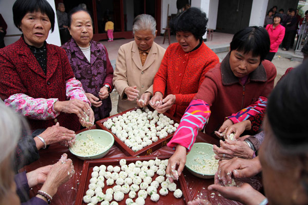 Tofu balls mark annual festival in E China