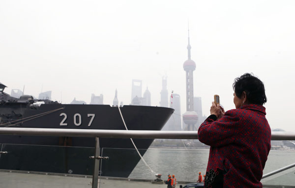 Singapore navy vessel visits Shanghai