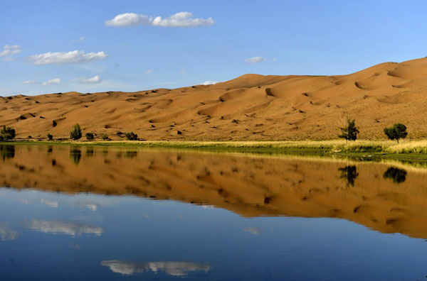 Stunning views in Badain Jaran Desert