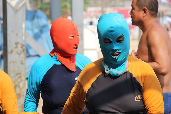 'Face-kini' is China's latest beach trend