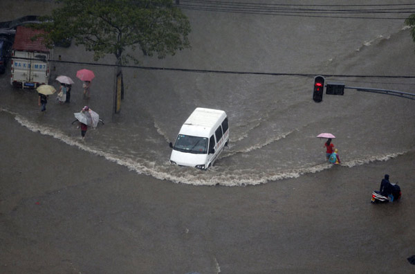 Heavy rain hits Central China