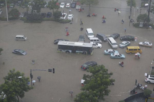 Heavy rain hits Central China