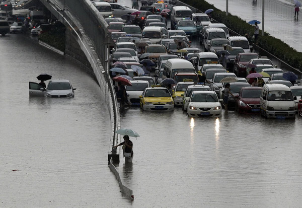 Heavy rain hits Central China