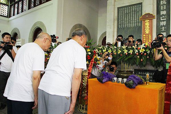 Chinese soldiers' shrine home after 71 years