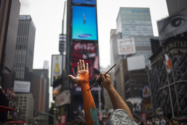 Troubled body paint artist makes return in NYC