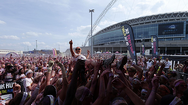 Color Run in London promotes healthy living