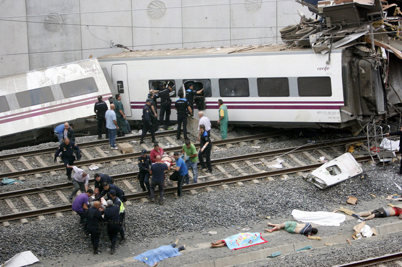 Train crash kills at least 78 in Spain