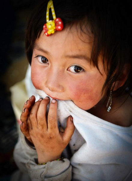 Children after quake in NW China