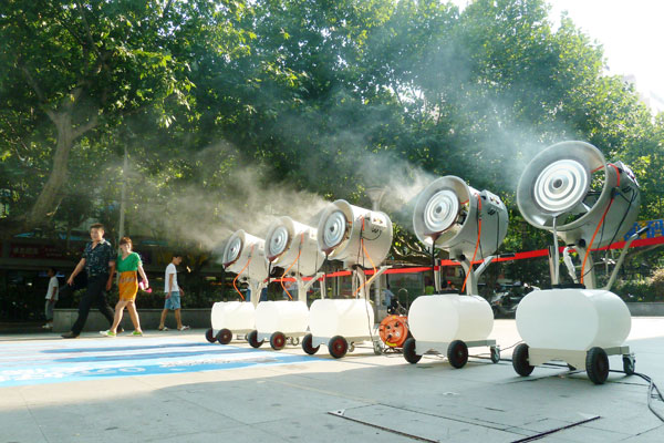 Cooling spray for shoppers in meltdown