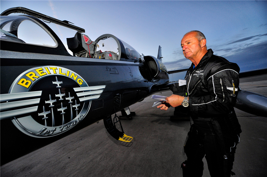 Famed aerobatic team puts on show in Gansu