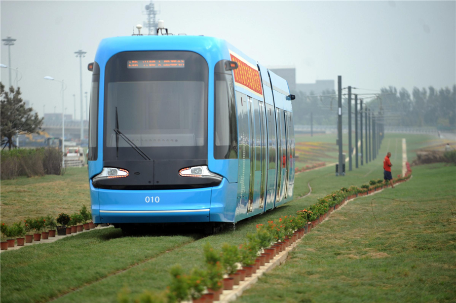 China's 1st modern tram network begins trial run