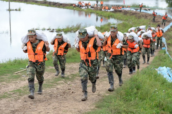 Levees reinforced in NE China