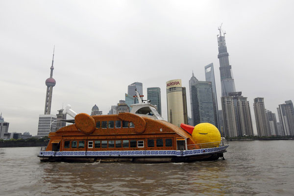 'Roast duck' served on Huangpu River