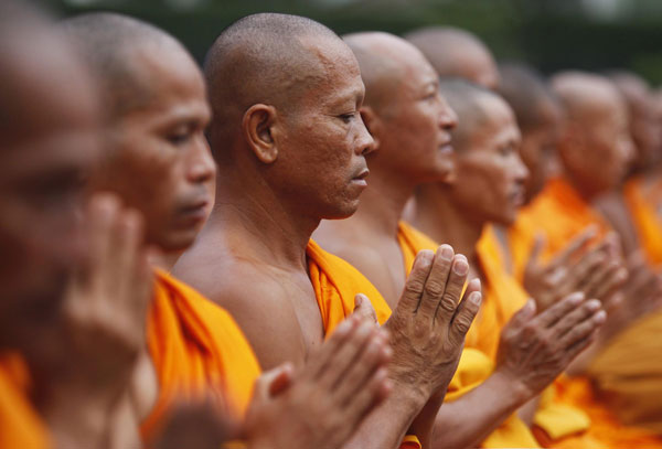 Alms-offering ceremony in Bangkok