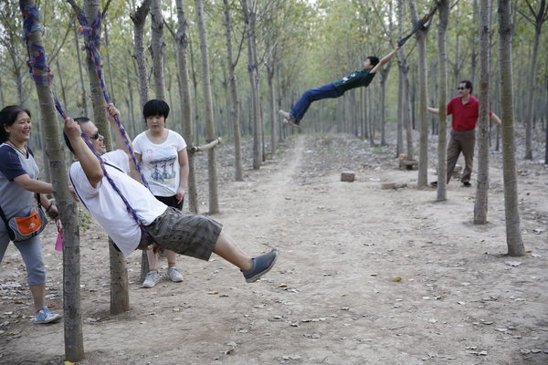 Blind people see the world in outdoor exercise