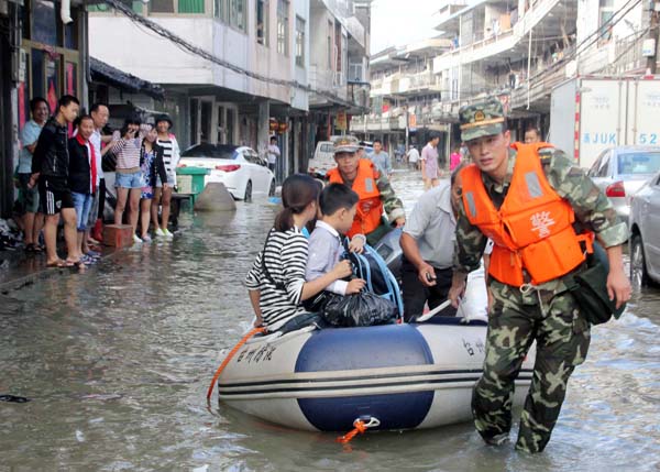 E China battles Typhoon Fitow