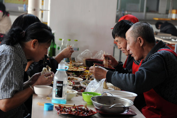 Cleaning up canteen leftovers to save waste