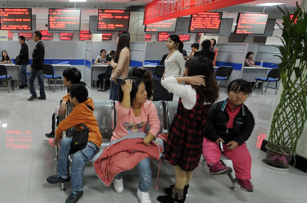 Job fair for little people in SW China city