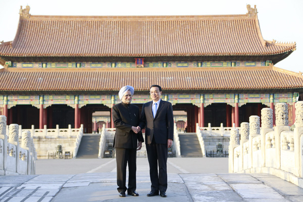 Li escorts Indian PM on Forbidden City tour