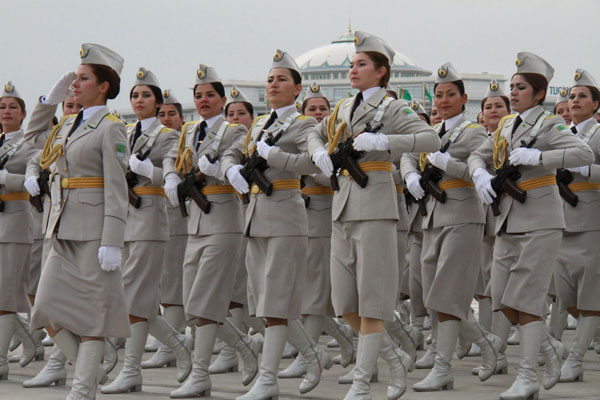 Turkmenistan marks independence with parade