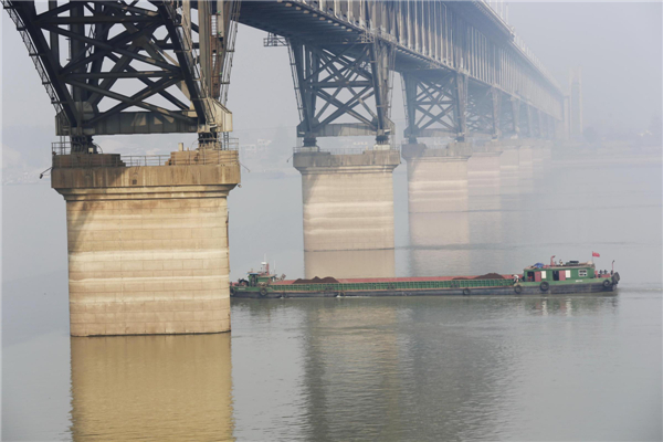 Drought hits middle and lower reaches of Yangtze River