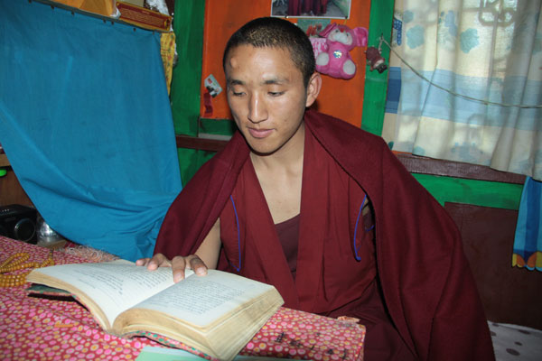 Life of monks at Dongrup Ling Monastery