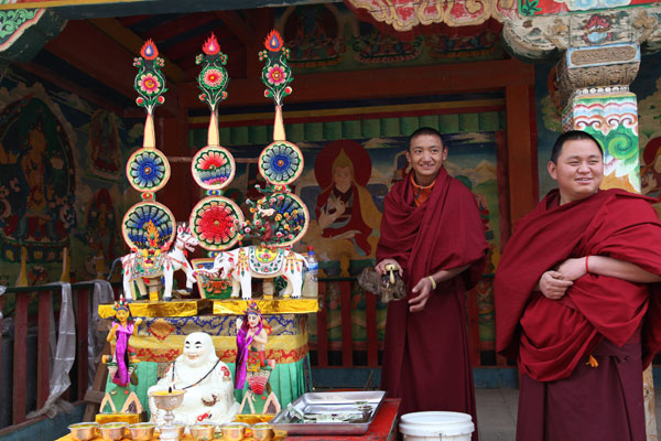 Buddhists gather for festival at SW China temple