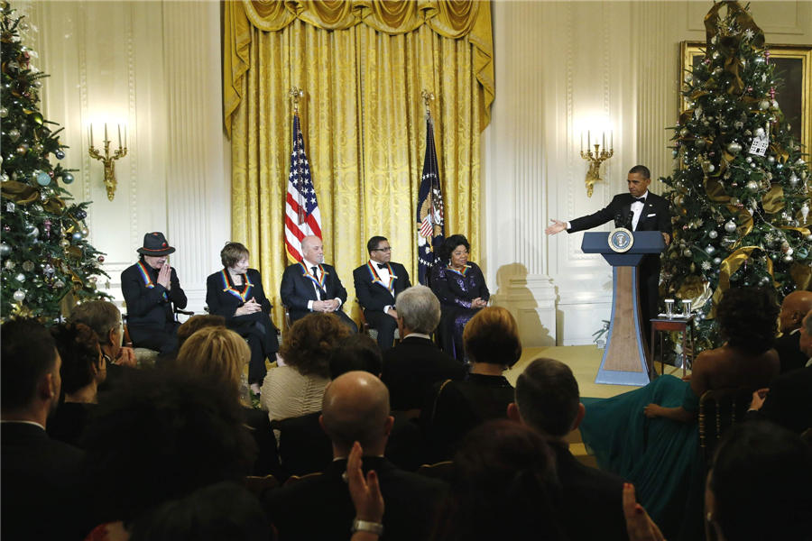 Michelle dazzles at star-studded Kennedy Center Honors