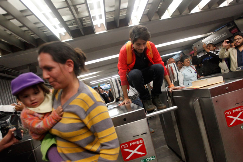 Mexicans protest against subway fare hike