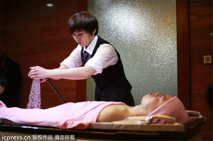 Shanghai provides body cleansing service for deceased